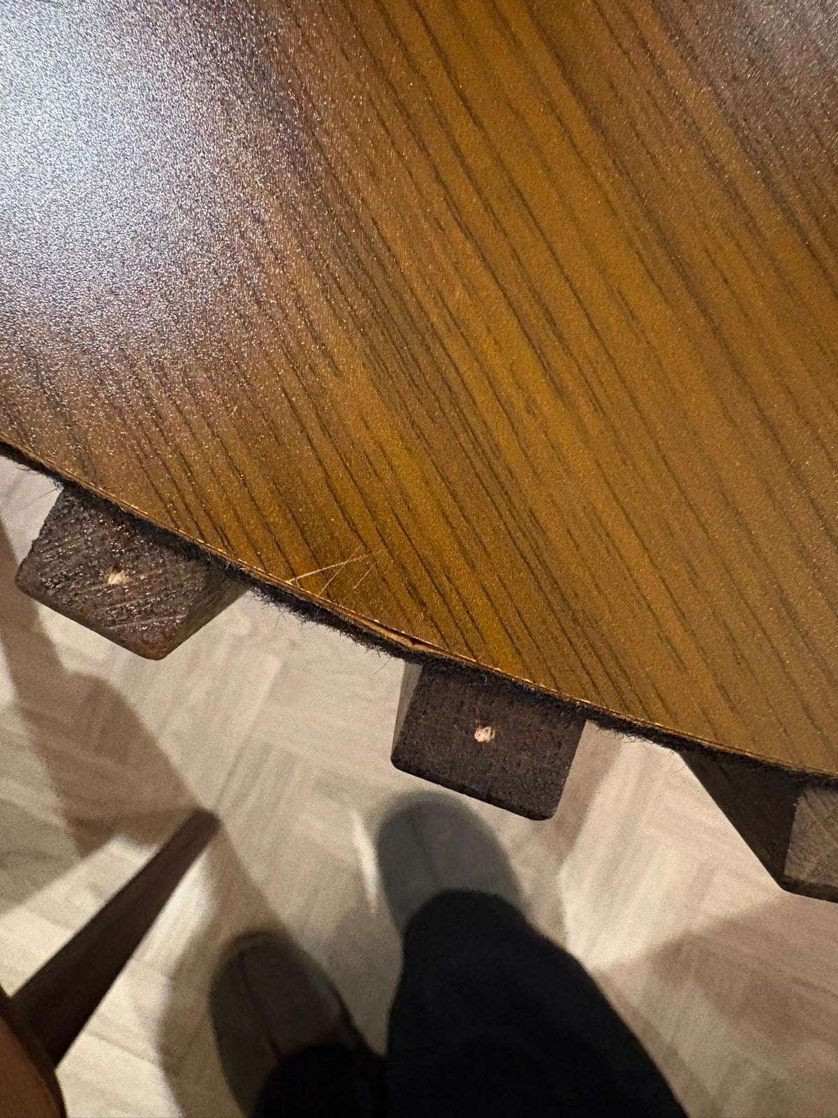 Kanso Round Extendable Dining Table (Damaged)