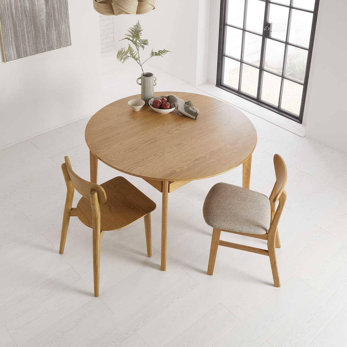 Wright Oak Round Extendable Dining Set (with 4 Wright Oak Dining Chairs)