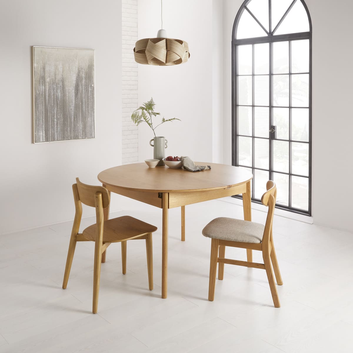 Wright Oak Round Extendable Dining Set (with 4 Wright Oak Dining Chairs)