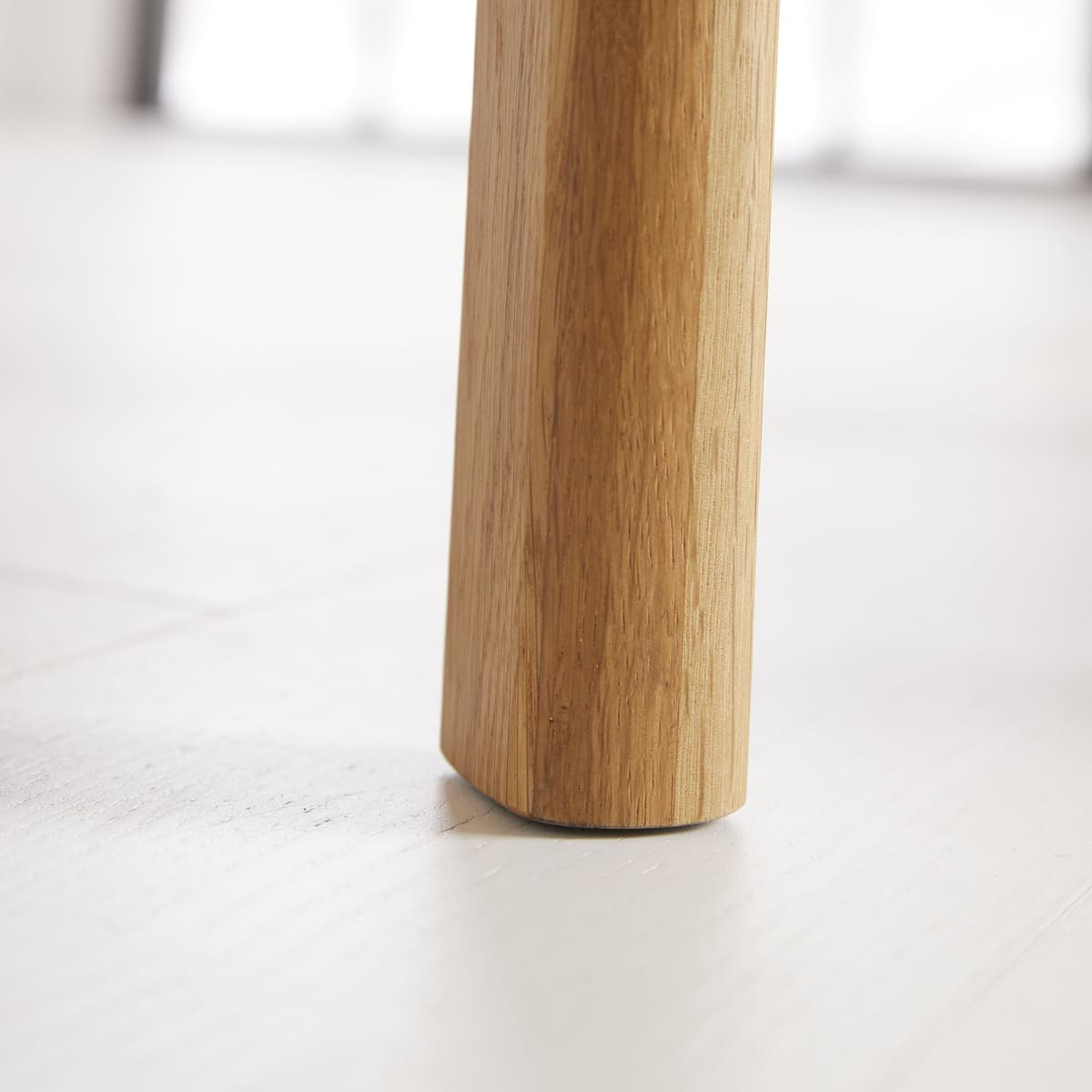 Wright Oak Round Extendable Dining Table