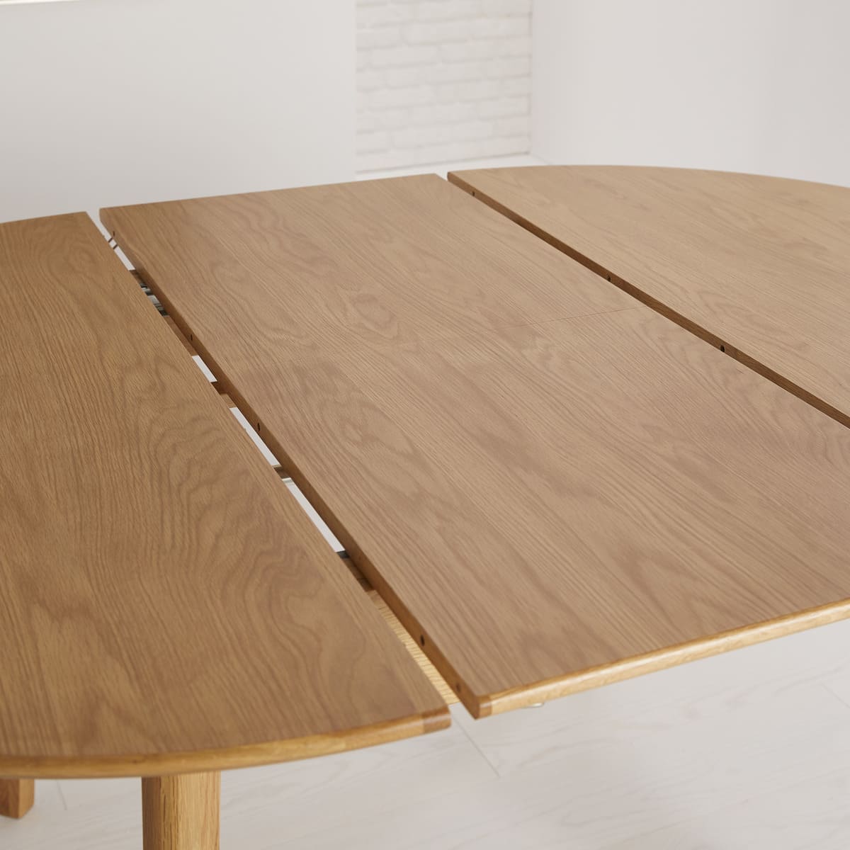 Wright Oak Round Extendable Dining Table