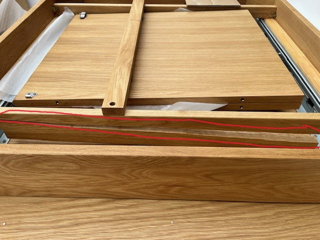 Wright Oak Round Extendable Dining Table (Damaged)